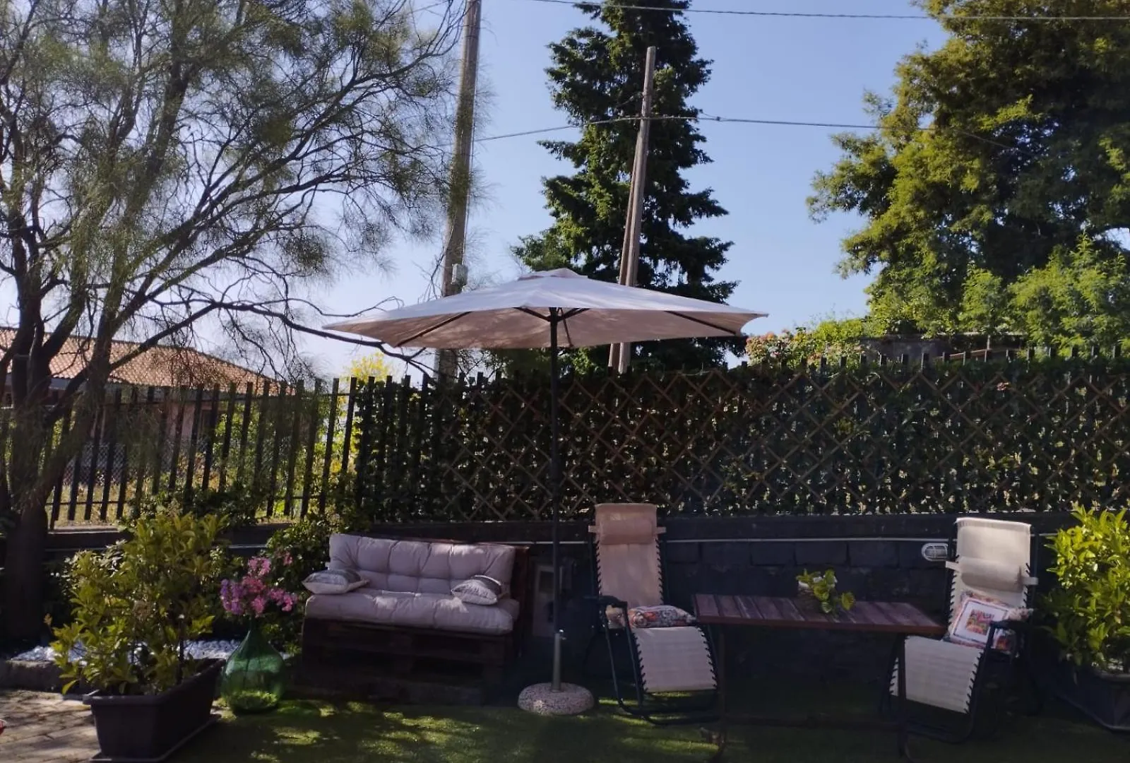 Petite Maison Dell'Etna Milo Italien